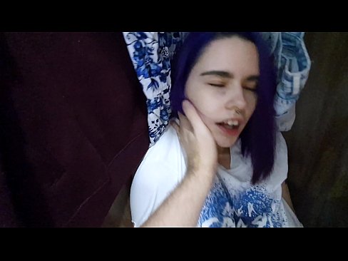 ❤️ I kitea taku tuahine i roto i te kaapata ka awhina ia ia ki te cum ❤ Porno i mi.com-milf-300.ru ❤